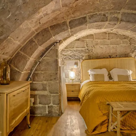 Le Nid Voute Avec Terrasse Situe Au Coeur De * Rouen