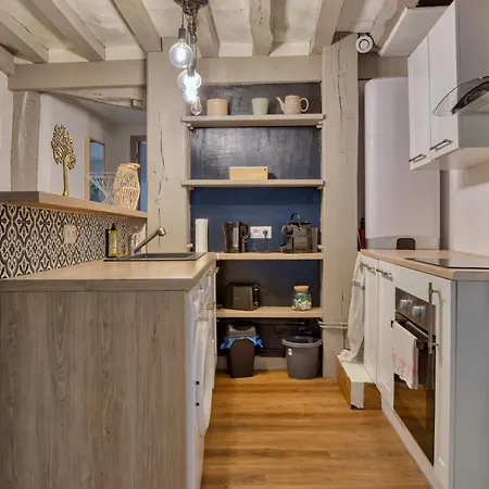 Le Nid Voute Avec Terrasse Situe Au Coeur De Rouen