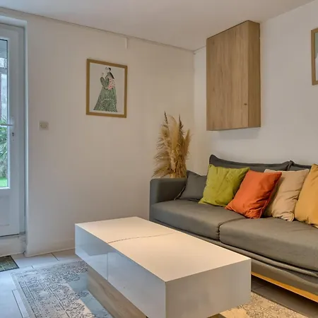 Le Nid Voute Avec Terrasse Situe Au Coeur De Rouen Апартаменти