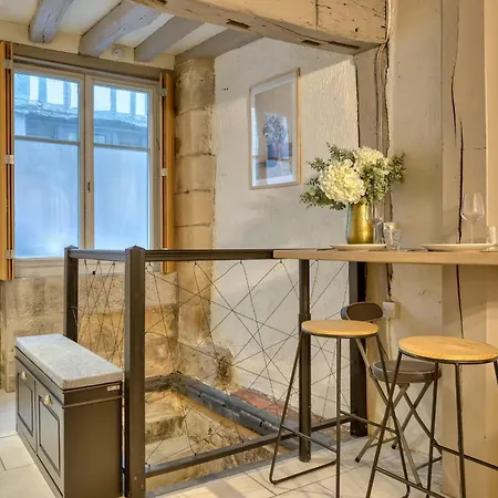 Le Nid Voute Avec Terrasse Situe Au Coeur De Rouen Апартаменти