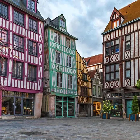 Апартаменти Le Nid Voute Avec Terrasse Situe Au Coeur De Rouen *