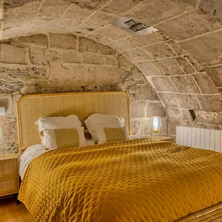 Le Nid Voute Avec Terrasse Situe Au Coeur De * Rouen