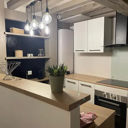 Le Nid Vouté Avec Terrasse Situé Au Coeur De Ruan