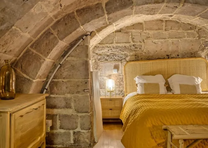 Le Nid Voute Avec Terrasse Situe Au Coeur De * Rouen