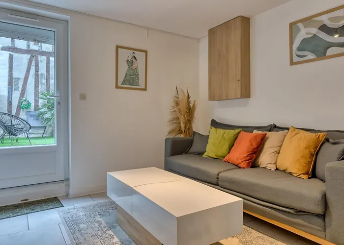 Le Nid Vouté Avec Terrasse Situé Au Coeur De Apartamento