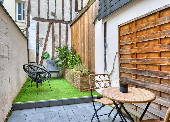 Le Nid Voute Avec Terrasse Situe Au Coeur De *